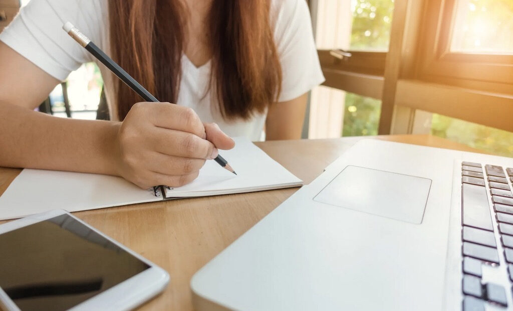 Comprehensive tricks and tips to make your analytical essay rock – 2022&nbsp;Guide